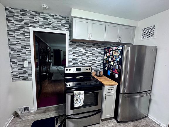 4th image of 26140 Rangemore St