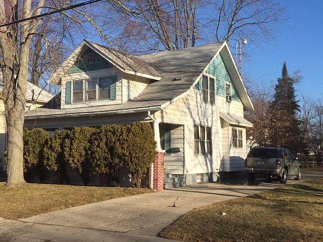 1st image of 663 Roosevelt Ave