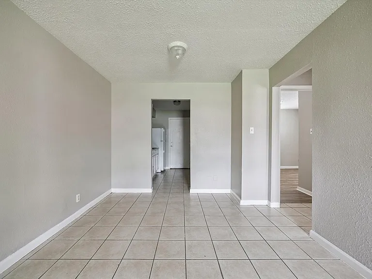 5107 Clover St — Photo 4