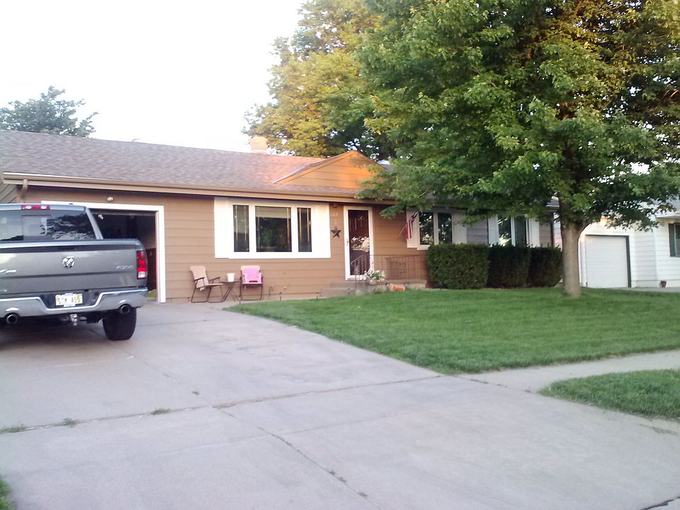 1st image of 223 Wesgaye St