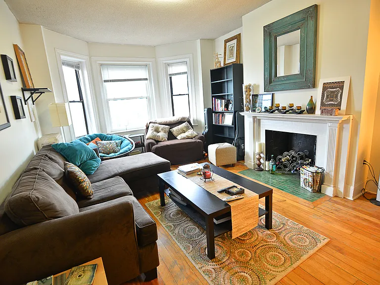 18 Glenville Ave #3B — Photo 3