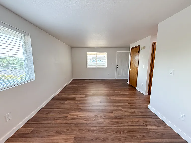 2080 NE Fairview Ave #C — Photo 7