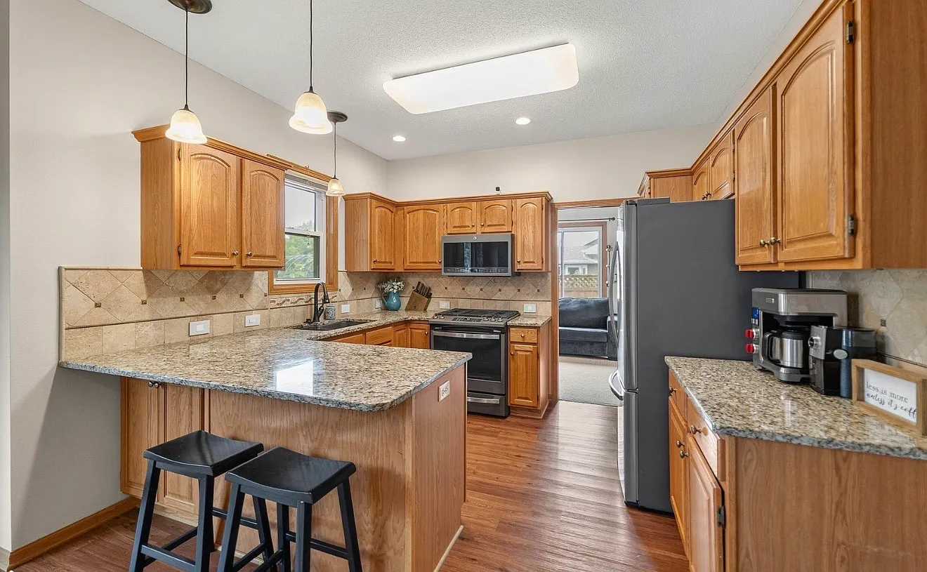 4 bed, 3.5 bath, 1902 sqft, $2,250 — Photo 3
