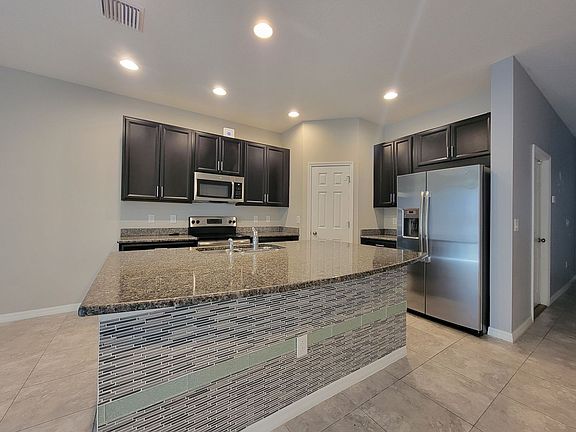 3rd image of 7010 Grand Elm Dr