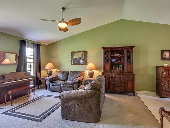 3rd image of 2611 Churchill Dr
