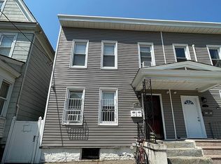 1842 120th St, College Point, NY 11356