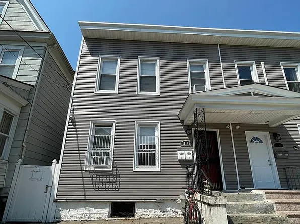 1842 120th St, College Point, NY 11356