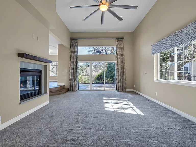 3857 Eagle Pkwy — Photo 36