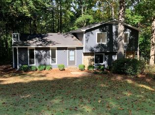 947 Chartley Dr SW, Lilburn, GA 30047