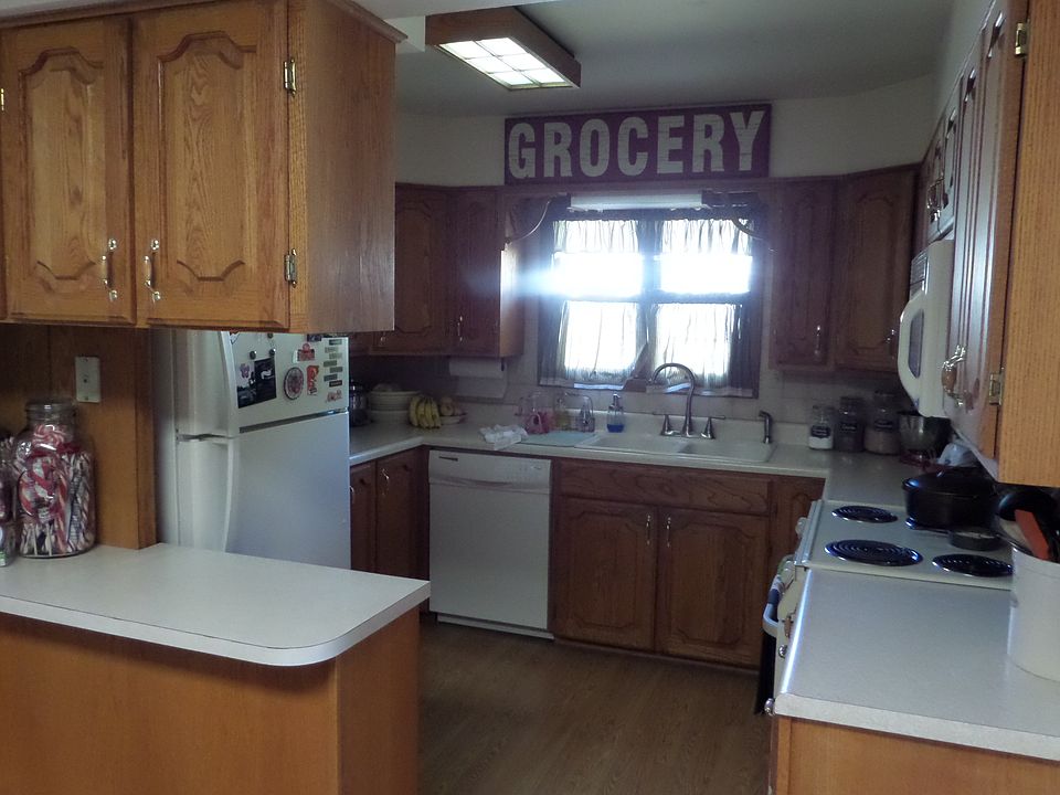 2nd image of 1816 N Sidney St