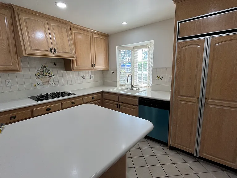 6619 Neddy Ave — Photo 5