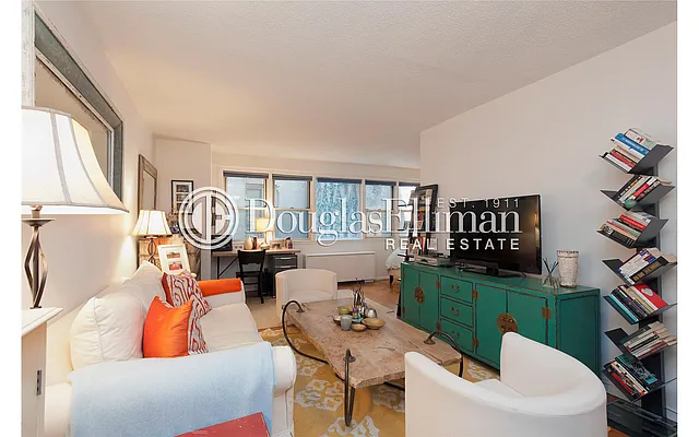 Rented by Douglas Elliman | media 29