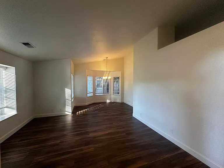241 Windrose Ct — Photo 3
