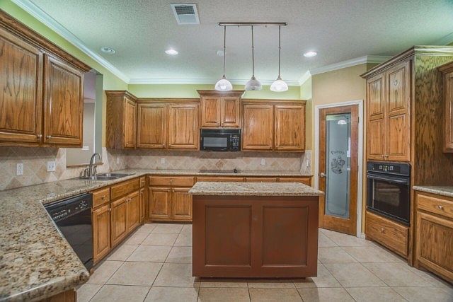 2nd image of 5818 110th St