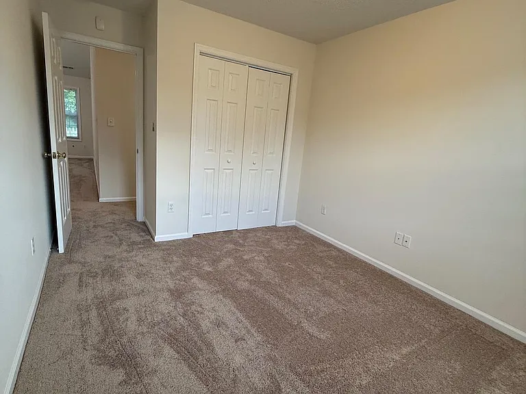 11707 Collinwood Ct — Photo 9