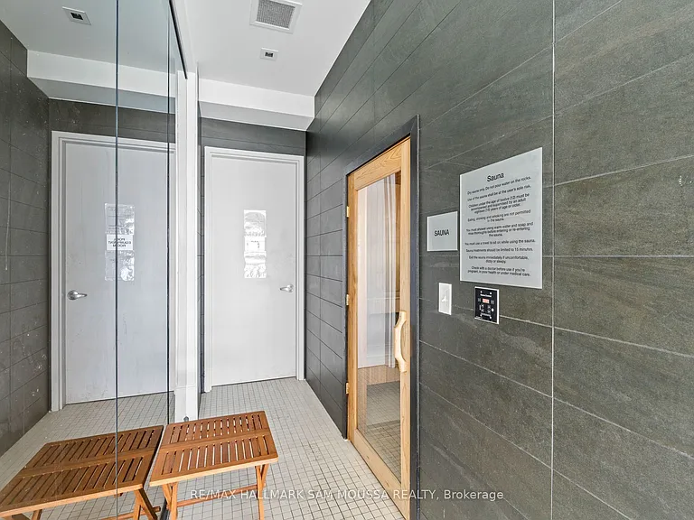 255 Bay St #1208 — Photo 40