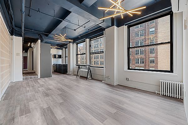 1st image of 261 W 30th St #8