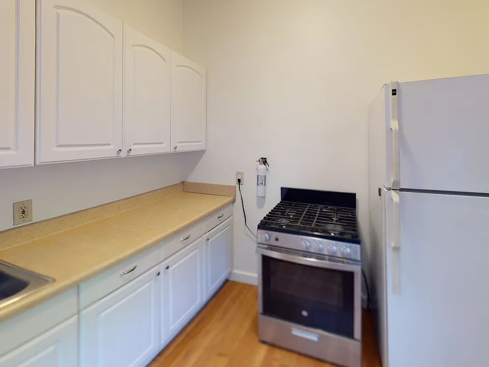 104 S Main St #6