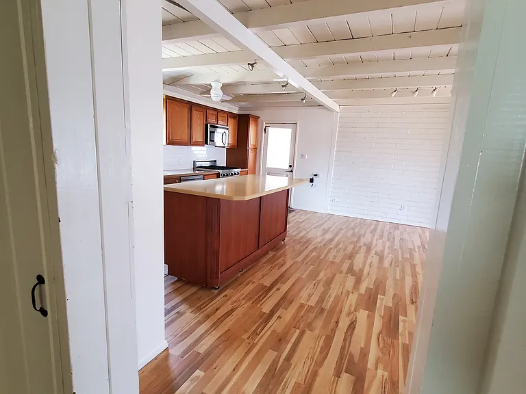 311 W Montecito Ave — Photo 9