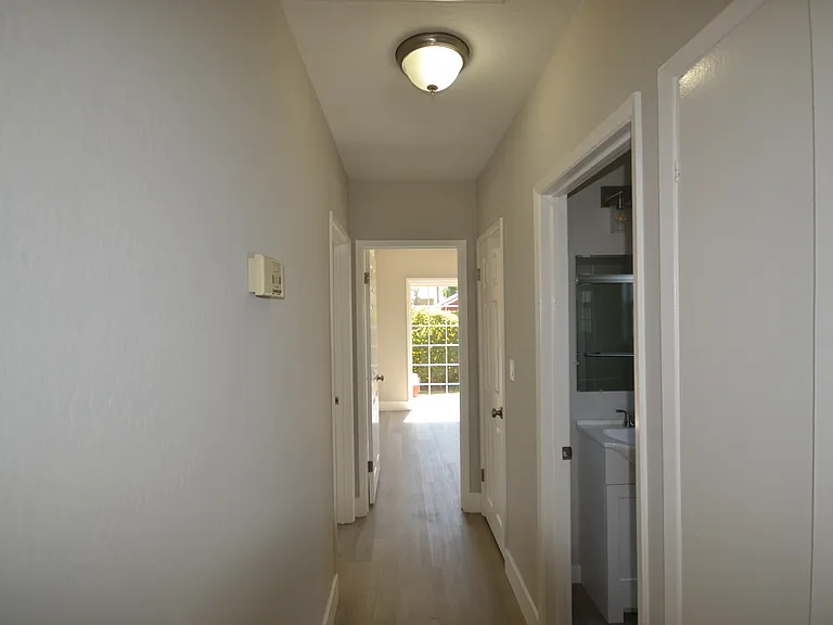 345 N Fremont St — Photo 7