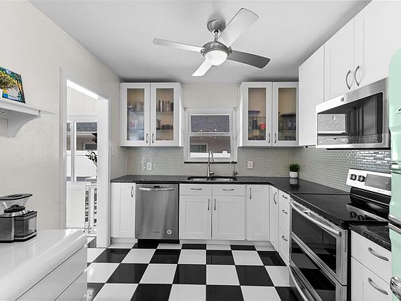 4th image of 170 22ND AVENUE N