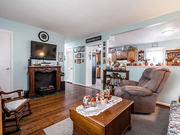 5th image of 8904 Mahoney Dr