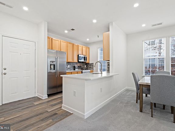 2nd image of 42481 Rockrose Sq Unit 201
