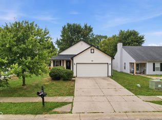 8427 Country Meadows Dr, Indianapolis, IN 46234