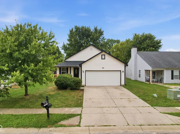 8427 Country Meadows Dr, Indianapolis, IN 46234