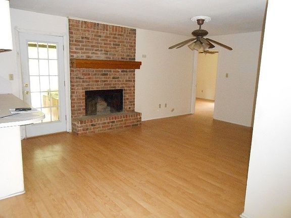 4th image of 207 Belmont Dr