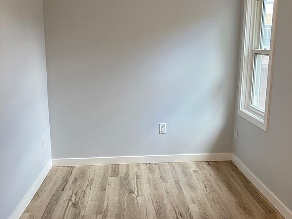 5th image of 314 Bruce Ave #1
