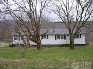 3670 Payne Cove Rd, Pelham, TN 37366