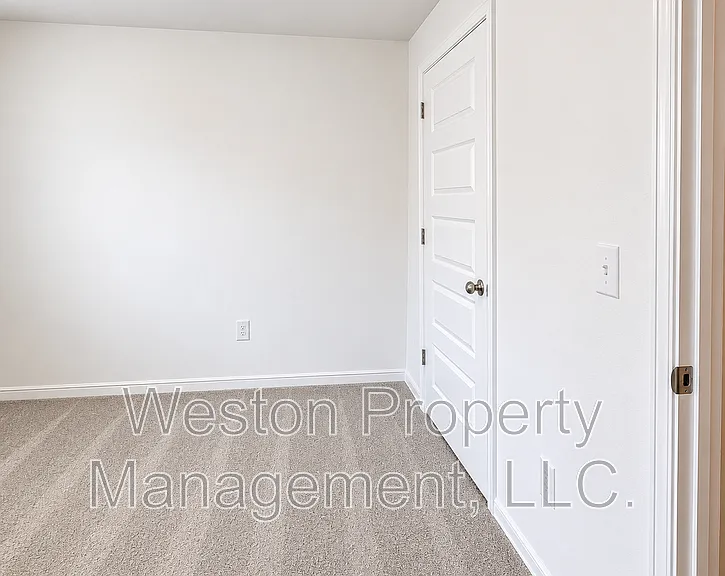 16209 Harvester Dr — Photo 8