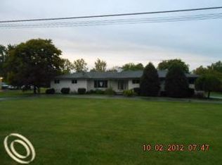 30010 Vernon Dr, Southfield, MI 48076