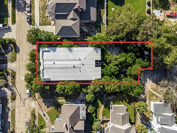 2nd image of 208 W Strong St #1-4