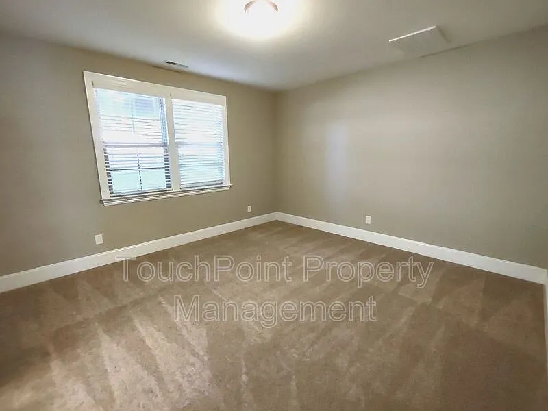 4 bed, 3.5 bath, 3195 sqft, $3,350 — Photo 4