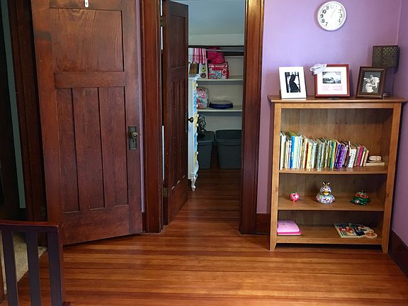 4th image of 602 Linden St
