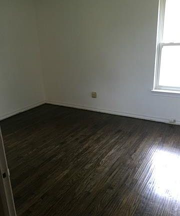 5th image of 2221 Highwood Dr
