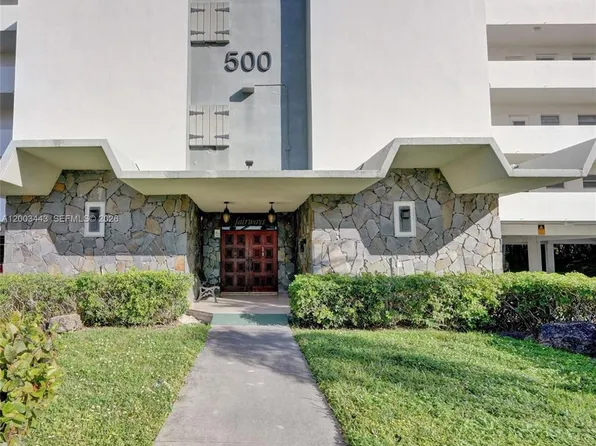 500 NE 14th Ave APT 306, Hallandale, FL 33009