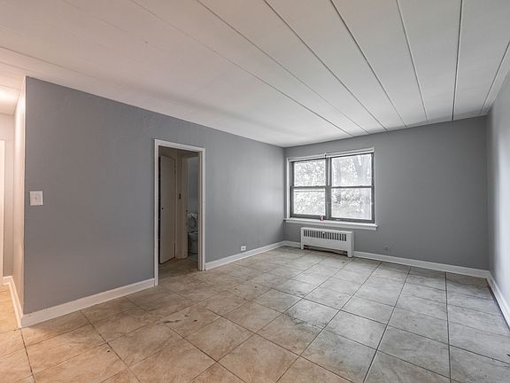 4th image of 1362 W Touhy Ave #305