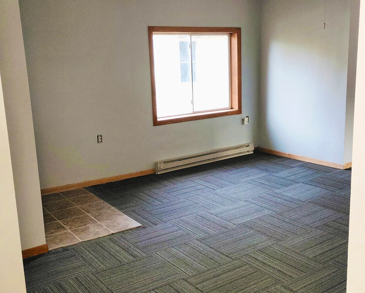 3 bed, 1055 sqft, $2,200 — Photo 3