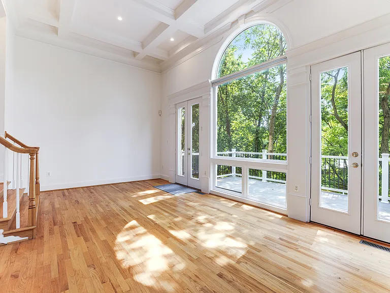 1332 N Oak St — Photo 18