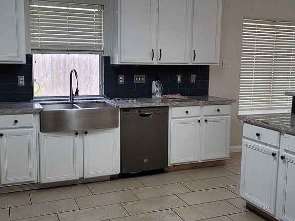 4th image of 2118 Yacht Harbor Ln