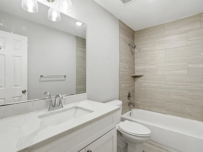 1010 Clinton Park St — Photo 16