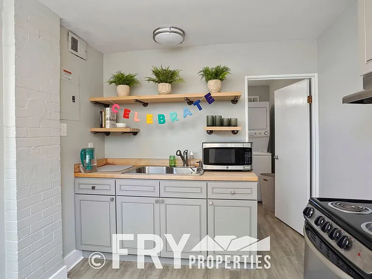 3224 Perry St #B — Photo 9
