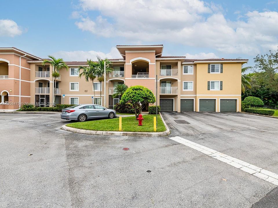 1st image of 6492 Emerald Dunes Dr APT 206