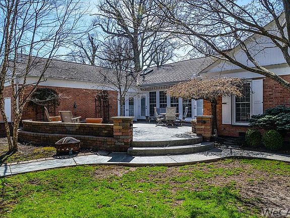 3rd image of 119 Rosewood Dr