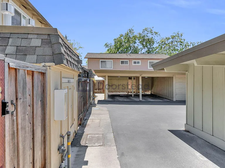 58 Fountainhead Ct — Photo 25