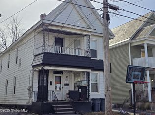 1604 Carrie St, Schenectady, NY 12308