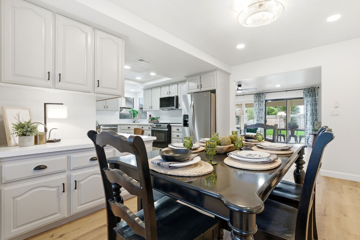 next background image